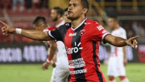 Así ha celebrado Roger Rojas su gol ante Santos este miércoles en Costa Rica.