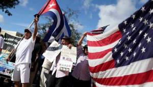 Los cubanos que ingresen a Estados Unidos ya no podrán convertirse automáticamente en residentes norteamericanos, según Univisión.