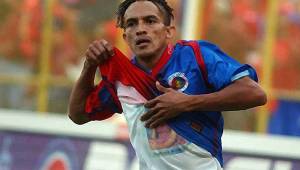 Williams Reyes, delantero hondureño, es el mejor goleador histórico de la Liga Mayor de El Salvador.