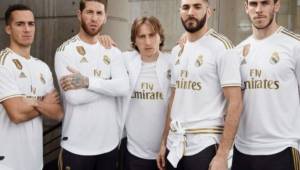 A falta de un anuncio oficial está sería la nueva camisa de entrenamiento del Real Madrid.