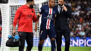 Mbappé se lesiona y estará un mes afuera de las canchas. Malas noticias para el PSG. FOTO: AFP.