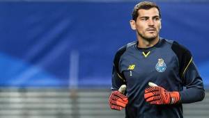 Iker Casillas se vuelve a quedar en la banca para partido del Oporto.