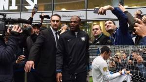 El hondureño David Suazo es tomado en cuenta por el Inter de Milán de veteranos y comparte con grandes estrellas que en su momento brillaron en Europa.
