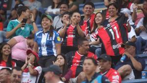 La familia de Alex López celebrando el gol del Alajuelense.