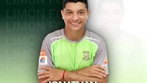 El mediocampista hondureño Jonathan Tejada cuando era presentado como nuevo jugador del Limón FC de la primera división de Costa Rica. Foto cortesía Limón