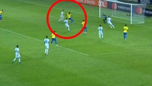 Tremendo gol de Brasil ante Argentina y que fue obra de Gabriel Jesus.