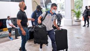 Momento de la llegada de la Selección de Honduras a San Salvador.