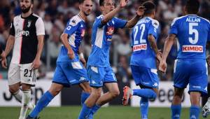 Hirving Lozano marcó su primer gol en Italia con el Napoli ante la Juventus.