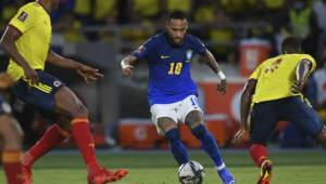Neymar y Brasil no pudieron sumar de tres en Barranquilla ante la selección de Colombia.