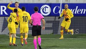 El holandés Frenkie de Jong abrió el marcador en el partido entre Huesca y Barcelona en el estadio El Alcoraz de la ciudad de Huesca.
