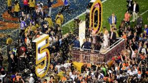 Los Broncos de Denver se quedaron con el título de Super Bowl al vencer 24-10 a los Panthers de Carolina. La celebración fue al máximo.