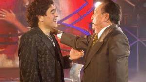 Hace nueve años Maradona compartió con 'Chespirito' en su programa 'La noche del 10'.