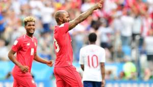 Panama's defender Felipe Baloy (C) celebrates after scoring a goal during the Russia 2018 World Cup Group G football match between England and Panama at the Nizhny Novgorod Stadium in Nizhny Novgorod on June 24, 2018. / AFP PHOTO / Martin BERNETTI / RESTRICTED TO EDITORIAL USE - NO MOBILE PUSH ALERTS/DOWNLOADS