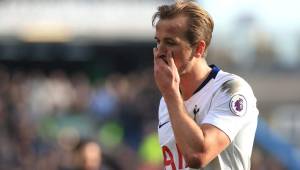 Tottenham Hotspur's English striker Harry Kane reacts after losing the English Premier League football match between Burnley and Tottenham Hotspur at Turf Moor in Burnley, north west England on February 23, 2019. (Photo by Oli SCARFF / AFP) / RESTRICTED TO EDITORIAL USE. No use with unauthorized audio, video, data, fixture lists, club/league logos or 'live' services. Online in-match use limited to 120 images. An additional 40 images may be used in extra time. No video emulation. Social media in-match use limited to 120 images. An additional 40 images may be used in extra time. No use in betting publications, games or single club/league/player publications. /