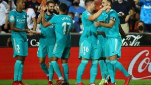 Benzema y Vinicius le dieron la victoria al Real Madrid con goles en el tramo final del compromiso.