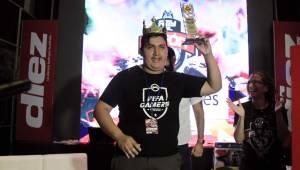 Eduardo Reyes fue el ganador del torneo Rey del Fifón de Diario Diez. Le ganó a su contrincante 3-0 en la final. FOTO Moisés Valenzuela.
