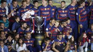 Toda la plantilla del equipo catalán festejó junto a su público los títulos de la Liga y la Copa del Rey que ganaron esta temporada.