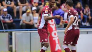 Jerry Bengtson llega en su mejor momento a la última etapa del campeonato en Costa Rica, donde el Saprissa busca el título. (Foto: La Nación).