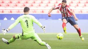 Luis Suárez abrió el marcador en el derbi madrileño para poner a ganar 1-0 al Atlético de Madrid frente al Real Madrid.