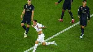 Dos goles de Di María tienen ganando al PSG ante el Real Madrid en París. FOTO: AFP.