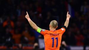 Netherlands' forward Arjen Robben celebrates after scoring during the FIFA World Cup 2018 football qualification, Group A, match between the Netherlands and Sweden at the Amsterdam Arena in Amsterdam on October 10, 2017. / AFP PHOTO / EMMANUEL DUNAND
