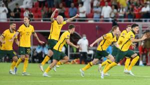 Australia clasifica a Qatar-2022 al ganar 5-4 por penales a Perú en la repesca intercontinental. Foto: AFP