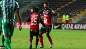 Alex López de despacha una verdadera joya de gol en el parcial del Alajuelense contra el Alianza de Panamá por la Liga Concacaf.