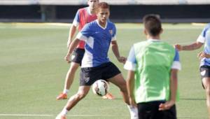 Roberto Chen seguirá entrenando con el primer equipo del Málaga pero jugará con el filial de Tercera División el próximo semestre.