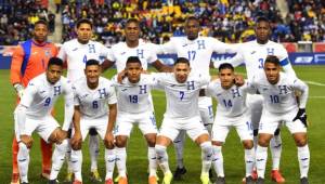 Honduras' team poses ahead of their international friendly football match against Ecuador at Red Bull Arena in Harrison, New Jersey, on March 26, 2019. (Photo by Johannes EISELE / AFP)