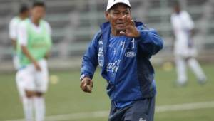 José Valladares director técnico de la seleccion nacional de Honduras durante entrenamientos previo al Premundial Sub-17. Foto: Archivo.