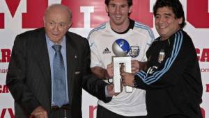 Trofeo Alfredo Di Stéfano. Es el que entrega el Diario Marca al mejor jugador de la campaña. Lo ganó en 2009, 2010 y 2011.
