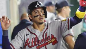 El pelotero hondureño, Mauricio Dubón volvió a destacar con los Bravos de Atlanta en la serie frente a Los Angelinos. Fotos cortesía