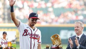 Bravos de Atlanta le rindió homenaje por su segundo Guante de Oro, conquistado en 2025 con los Astros de Houston. Fotos Braves.