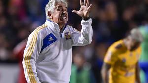 Tuca Ferretti regresa al ruedo para digirir a uno de los más históricos del fútbol de México