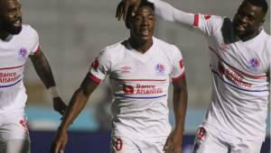 Olimpia despacha de las triangulares al Motagua y tiene pie y medio en la final del Apertura de la Liga Nacional