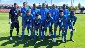 Este fue el 11 titular que presentó Carlos Tábora ante la Sub-20 del Valencia. Luis Palma ingresó en el segundo tiempo y anotó. Foto: Fenafuth.