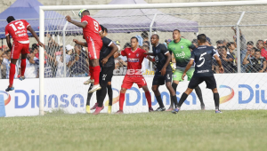 Honduras Progreso y Real Sociedad está empatando 2-2 el marcador global. FOTOS: Neptalí Romero/Mauricio Ayala.