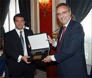 ¿Descenso y pérdida de títulos? Castigos que podría sufrir el Barcelona por el Caso Negreira: la UEFA no lo perdonaría