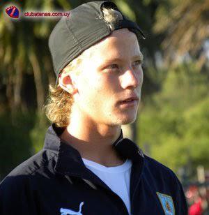 ¡Impactante! Futbolista disputó la final de un Mundial y ahora vive en la calle: “Le di dinero y corrió a comprar comida”