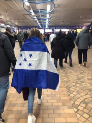 ¡Están en todos lados! Olimpia es acompañado por fieles aficionados en Montreal