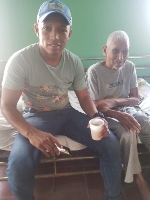 ¡Nobleza! El enorme gesto del olimpista German 'Patón' Mejía con un asilo de ancianos en Danlí