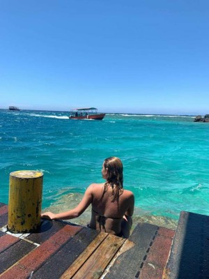 Magali Sanjurjo deslumbra en sus espectaculares vacaciones con Chavasco en Roatán