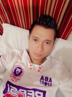Ellos son los aficionados que desde temprano se pusieron la camisa del Olimpia