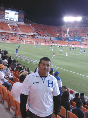 'Hondureños en el BBVA Compass de Houston'