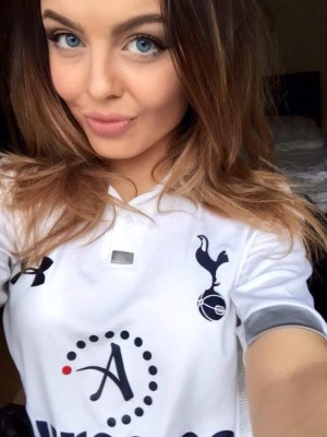 ¡Infartantes! Así son las aficionadas más candentes del Liverpool y Tottenham