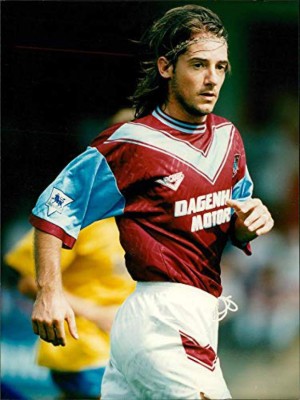 Pintor, limpia ventanas y amante del póker: La increíble historia de un ex del Manchester City