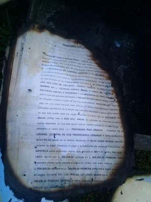 EN FOTOS: Carros quemados y carreteras tomas en casi toda Honduras