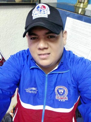 Ellos son los aficionados que desde temprano se pusieron la camisa del Olimpia