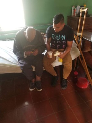 ¡Nobleza! El enorme gesto del olimpista German 'Patón' Mejía con un asilo de ancianos en Danlí