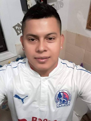 Ellos son los aficionados que desde temprano se pusieron la camisa del Olimpia